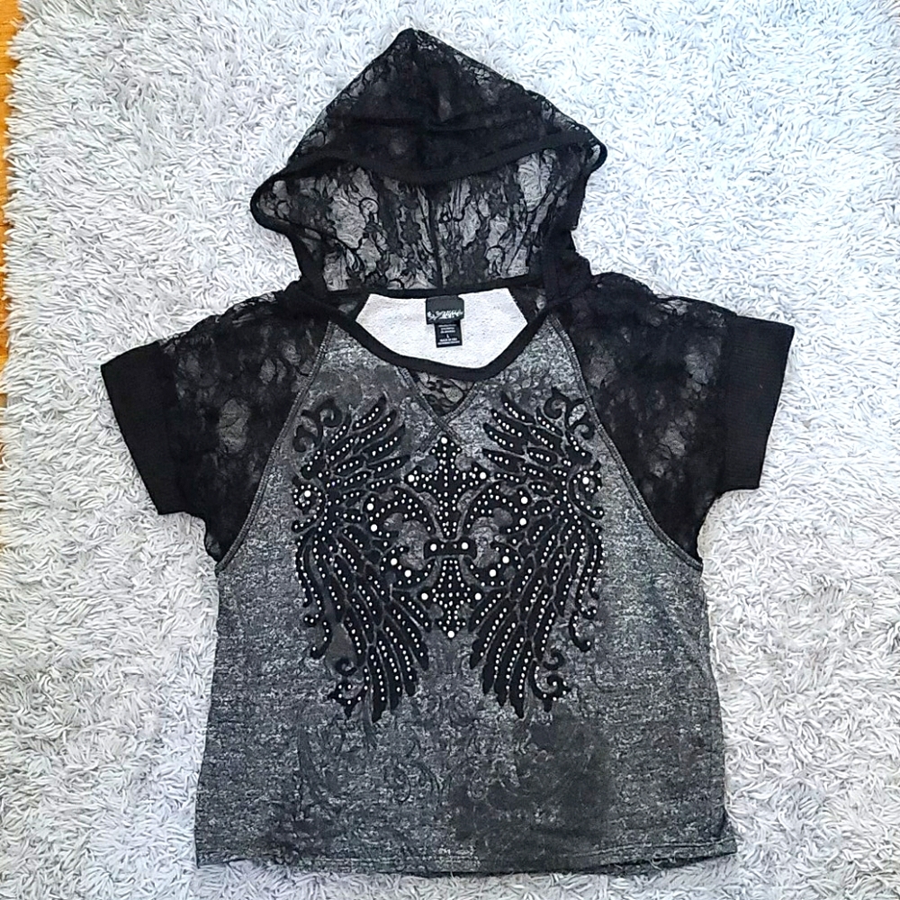 🖤Daytrip  grey top with black lace short sleeves
